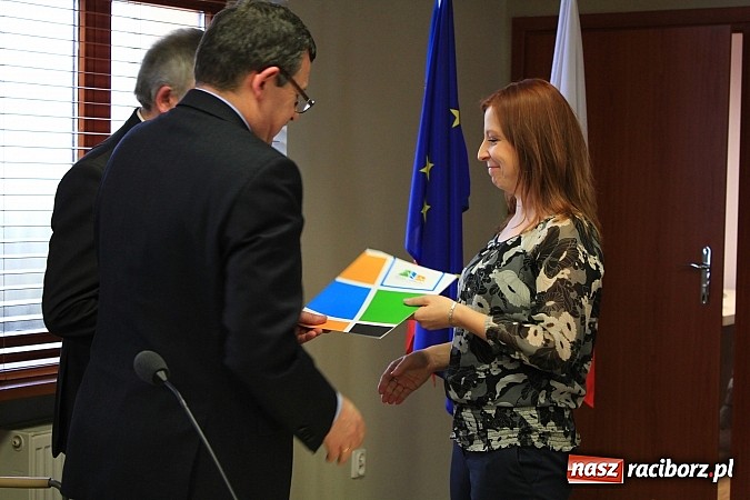 Zdjęcie w galerii na portalu naszraciborz.pl: Przekazali potrzebującym 140 ton żywności wiadomości z regionu