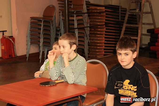 Zdjęcie w galerii na portalu naszraciborz.pl: Turniej w Krzanowicach. Kulturalnicy kontra młodzież wiadomości z regionu