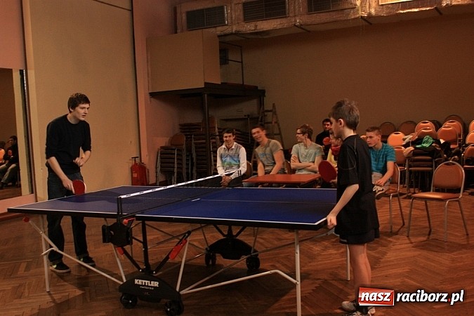 Zdjęcie w galerii na portalu naszraciborz.pl: Turniej w Krzanowicach. Kulturalnicy kontra młodzież wiadomości z regionu