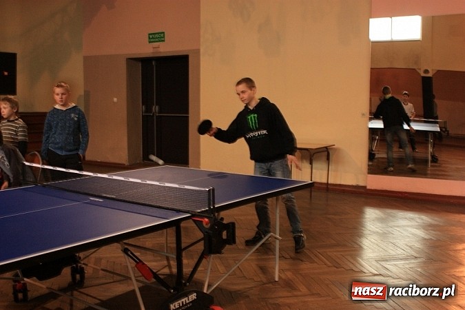 Zdjęcie w galerii na portalu naszraciborz.pl: Turniej w Krzanowicach. Kulturalnicy kontra młodzież wiadomości z regionu