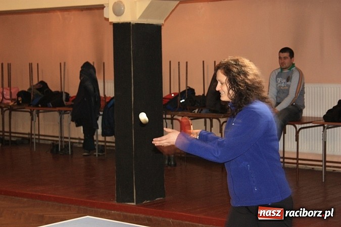 Zdjęcie w galerii na portalu naszraciborz.pl: Turniej w Krzanowicach. Kulturalnicy kontra młodzież wiadomości z regionu