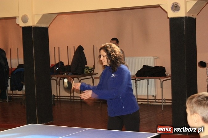 Zdjęcie w galerii na portalu naszraciborz.pl: Turniej w Krzanowicach. Kulturalnicy kontra młodzież wiadomości z regionu