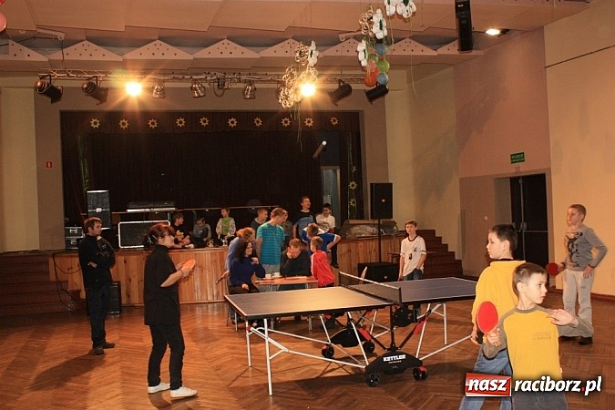 Zdjęcie w galerii na portalu naszraciborz.pl: Turniej w Krzanowicach. Kulturalnicy kontra młodzież wiadomości z regionu