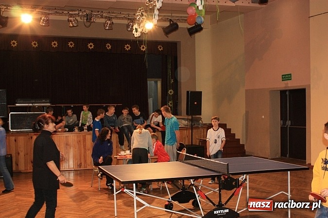 Zdjęcie w galerii na portalu naszraciborz.pl: Turniej w Krzanowicach. Kulturalnicy kontra młodzież wiadomości z regionu