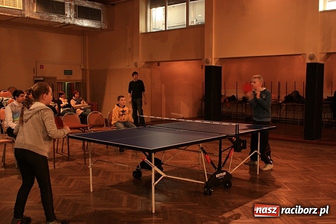 Zdjęcie w galerii na portalu naszraciborz.pl: Turniej w Krzanowicach. Kulturalnicy kontra młodzież wiadomości z regionu