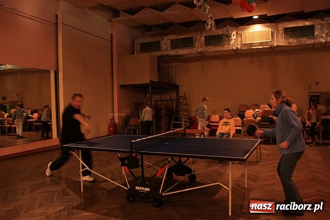 Zdjęcie w galerii na portalu naszraciborz.pl: Turniej w Krzanowicach. Kulturalnicy kontra młodzież wiadomości z regionu