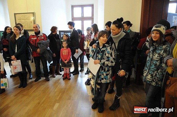 Zdjęcie w galerii na portalu naszraciborz.pl: Na zamku nagrodzono autorów najciekawszych kartek walentynkowych wiadomości z regionu