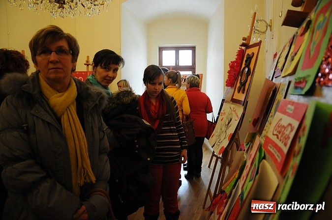 Zdjęcie w galerii na portalu naszraciborz.pl: Na zamku nagrodzono autorów najciekawszych kartek walentynkowych wiadomości z regionu