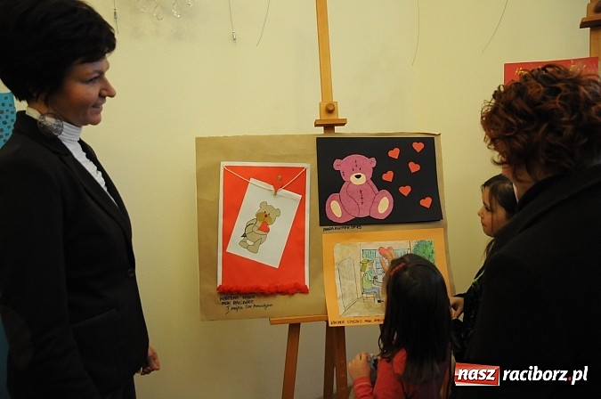 Zdjęcie w galerii na portalu naszraciborz.pl: Na zamku nagrodzono autorów najciekawszych kartek walentynkowych wiadomości z regionu