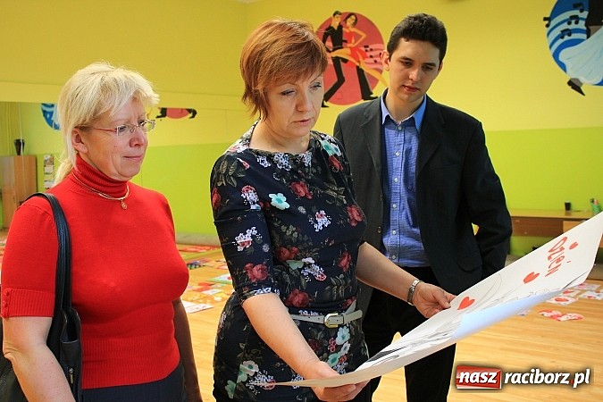 Zdjęcie w galerii na portalu naszraciborz.pl: Na zamku nagrodzono autorów najciekawszych kartek walentynkowych wiadomości z regionu