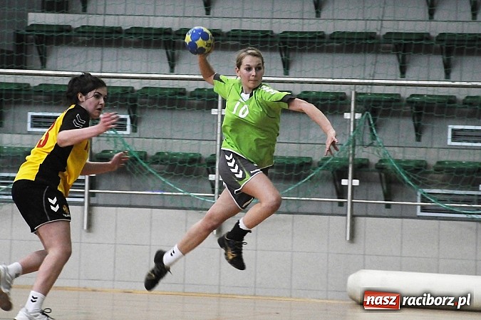 Zdjęcie w galerii na portalu naszraciborz.pl: Piłkarki ręczne z Żywca najlepsze wiadomości z regionu