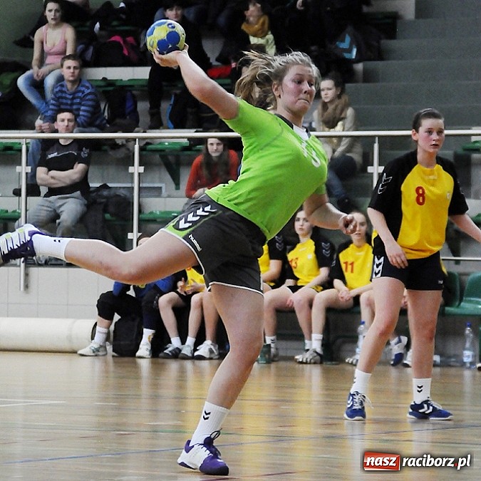 Zdjęcie w galerii na portalu naszraciborz.pl: Piłkarki ręczne z Żywca najlepsze wiadomości z regionu