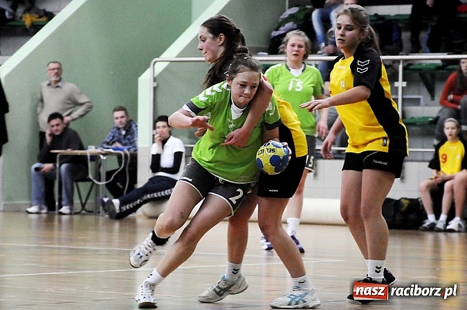 Zdjęcie w galerii na portalu naszraciborz.pl: Piłkarki ręczne z Żywca najlepsze wiadomości z regionu