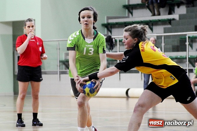 Zdjęcie w galerii na portalu naszraciborz.pl: Piłkarki ręczne z Żywca najlepsze wiadomości z regionu