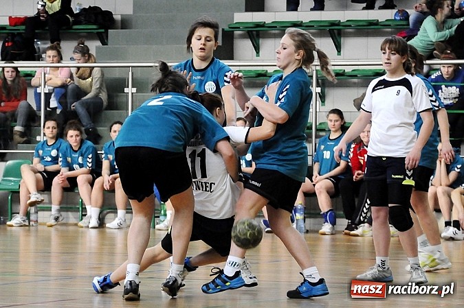 Zdjęcie w galerii na portalu naszraciborz.pl: Piłkarki ręczne z Żywca najlepsze wiadomości z regionu