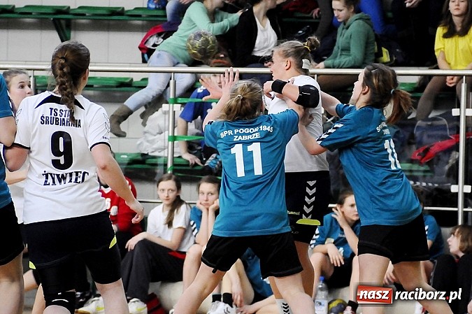 Zdjęcie w galerii na portalu naszraciborz.pl: Piłkarki ręczne z Żywca najlepsze wiadomości z regionu