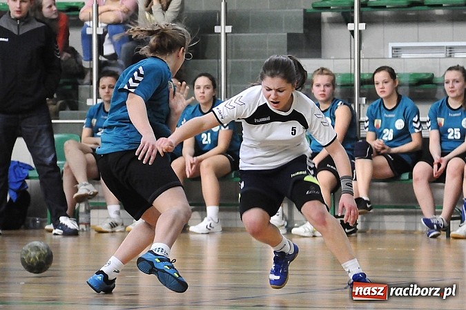 Zdjęcie w galerii na portalu naszraciborz.pl: Piłkarki ręczne z Żywca najlepsze wiadomości z regionu