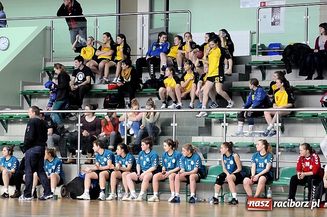 Zdjęcie w galerii na portalu naszraciborz.pl: Piłkarki ręczne z Żywca najlepsze wiadomości z regionu