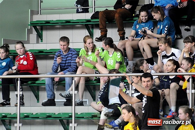Zdjęcie w galerii na portalu naszraciborz.pl: Piłkarki ręczne z Żywca najlepsze wiadomości z regionu