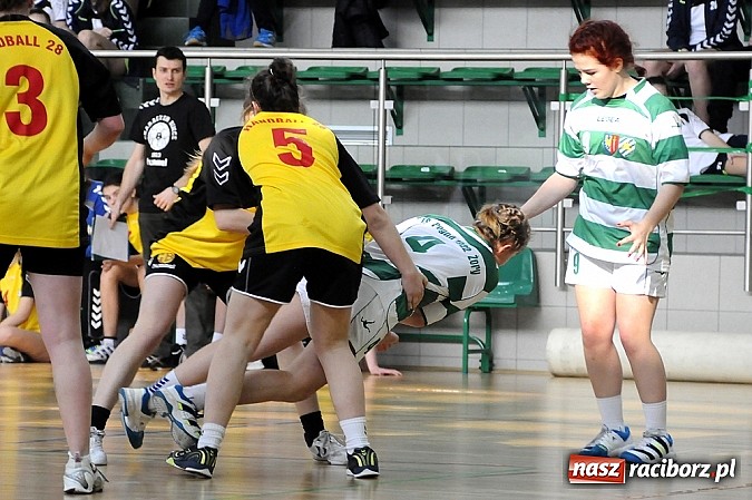 Zdjęcie w galerii na portalu naszraciborz.pl: Piłkarki ręczne z Żywca najlepsze wiadomości z regionu