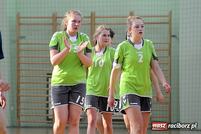 Zdjęcie w galerii na portalu naszraciborz.pl: Piłkarki ręczne z Żywca najlepsze wiadomości z regionu