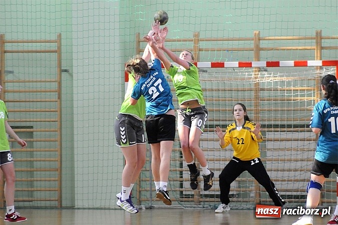 Zdjęcie w galerii na portalu naszraciborz.pl: Piłkarki ręczne z Żywca najlepsze wiadomości z regionu
