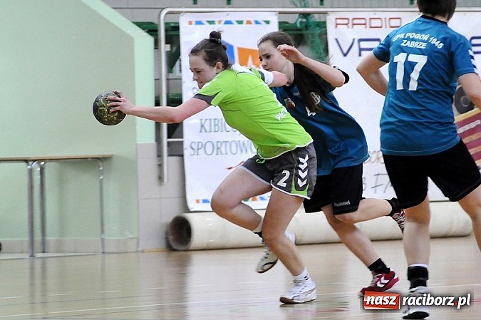 Zdjęcie w galerii na portalu naszraciborz.pl: Piłkarki ręczne z Żywca najlepsze wiadomości z regionu