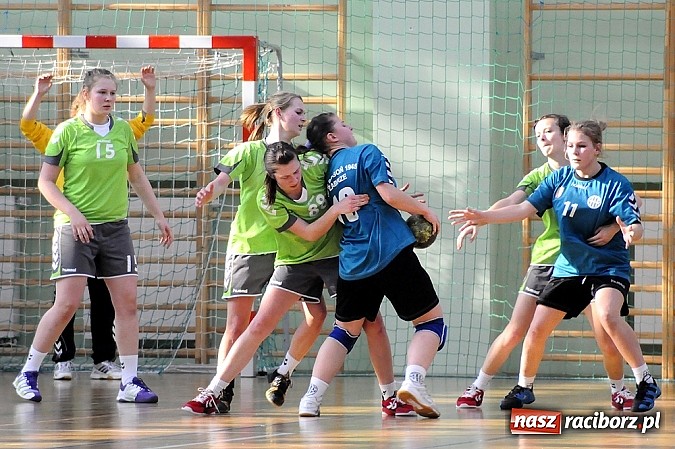 Zdjęcie w galerii na portalu naszraciborz.pl: Piłkarki ręczne z Żywca najlepsze wiadomości z regionu