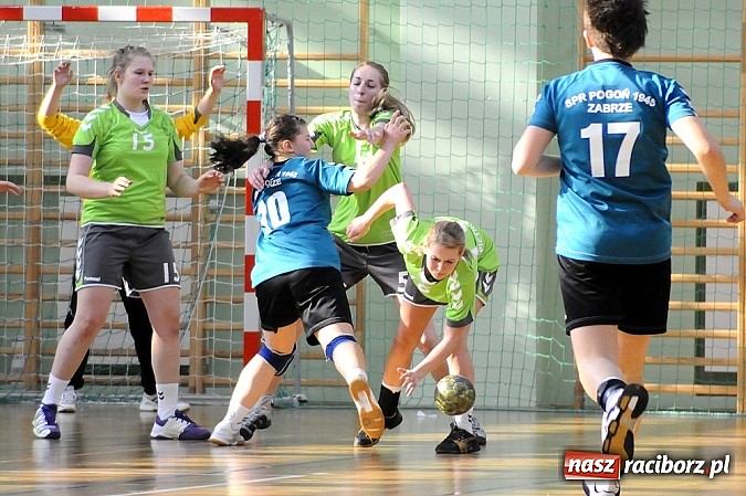 Zdjęcie w galerii na portalu naszraciborz.pl: Piłkarki ręczne z Żywca najlepsze wiadomości z regionu