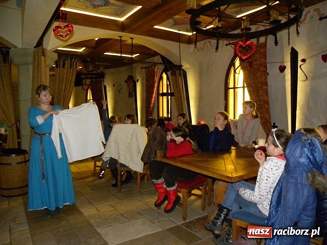 Zdjęcie w galerii na portalu naszraciborz.pl: Biblioteczna podróż w średniowiecze wiadomości z regionu