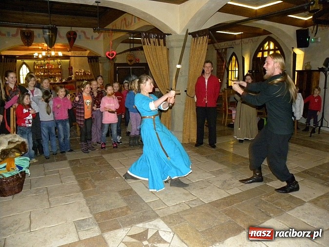 Zdjęcie w galerii na portalu naszraciborz.pl: Biblioteczna podróż w średniowiecze wiadomości z regionu