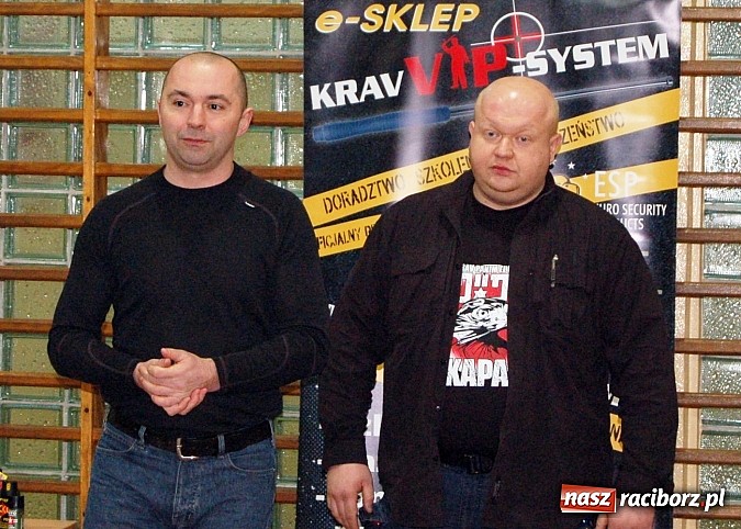 Zdjęcie w galerii na portalu naszraciborz.pl: Raciborzanki poznały zasady użycia paralizatora wiadomości z regionu