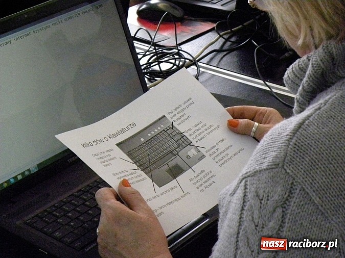 Zdjęcie w galerii na portalu naszraciborz.pl: Internet bez granic - szkolenie w książnicy wiadomości z regionu