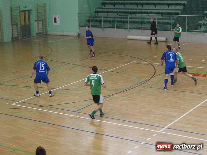 Zdjęcie w galerii na portalu naszraciborz.pl: Policjanci zdobyli puchar swojego komendanta wiadomości z regionu