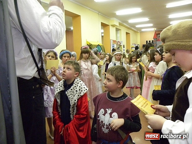 Zdjęcie w galerii na portalu naszraciborz.pl: Finał ferii 2013 - bal na królewskim dworze wiadomości z regionu