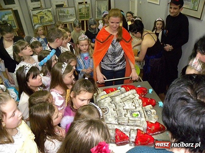 Zdjęcie w galerii na portalu naszraciborz.pl: Finał ferii 2013 - bal na królewskim dworze wiadomości z regionu