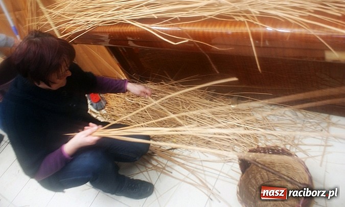 Zdjęcie w galerii na portalu naszraciborz.pl: Decoupage i wiklina - warsztaty w Raciborskim Centrum Kultury wiadomości z regionu