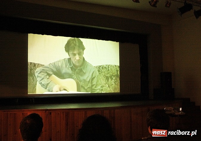 Zdjęcie w galerii na portalu naszraciborz.pl: Projekcja w Krzanowicach: Mirek Breguła – Choroba uczuć wiadomości z regionu