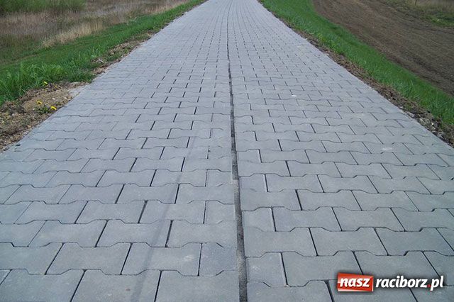 Zdjęcie w galerii na portalu naszraciborz.pl: Ścieżka rozjechana. Kto winien? wiadomości z regionu