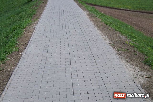 Zdjęcie w galerii na portalu naszraciborz.pl: Ścieżka rozjechana. Kto winien? wiadomości z regionu