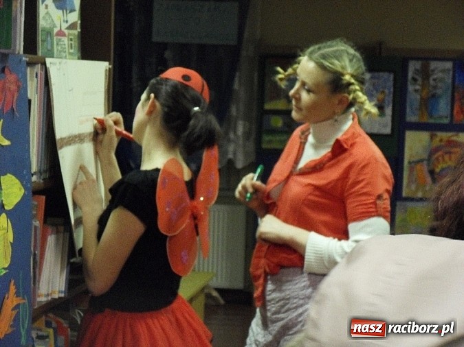 Zdjęcie w galerii na portalu naszraciborz.pl: W Markowicach nocka dla rodziców z książką wiadomości z regionu