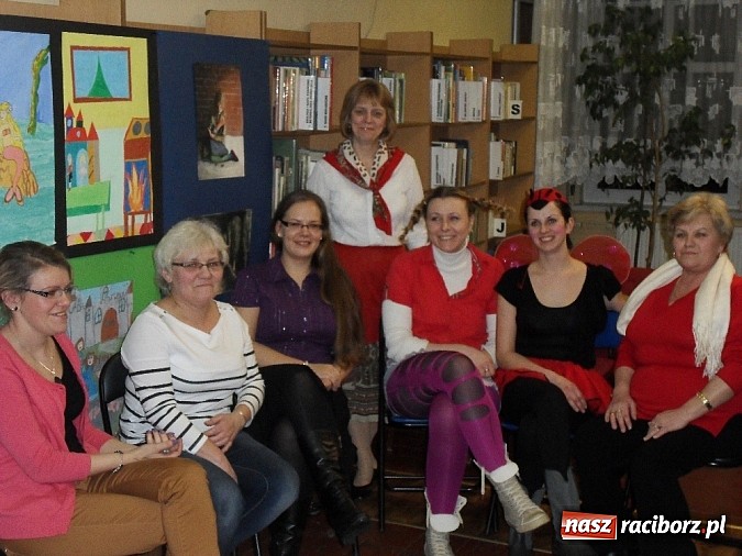 Zdjęcie w galerii na portalu naszraciborz.pl: W Markowicach nocka dla rodziców z książką wiadomości z regionu