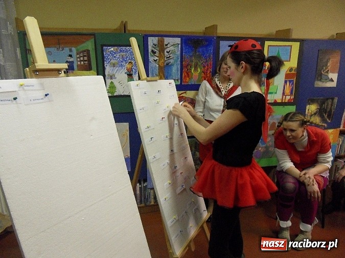 Zdjęcie w galerii na portalu naszraciborz.pl: W Markowicach nocka dla rodziców z książką wiadomości z regionu