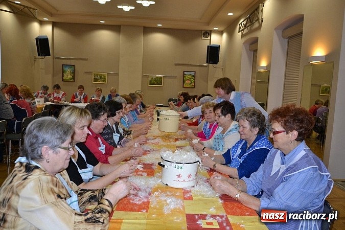 Zdjęcie w galerii na portalu naszraciborz.pl: Co tam, sąsiadko, we wsi słychać wiadomości z regionu