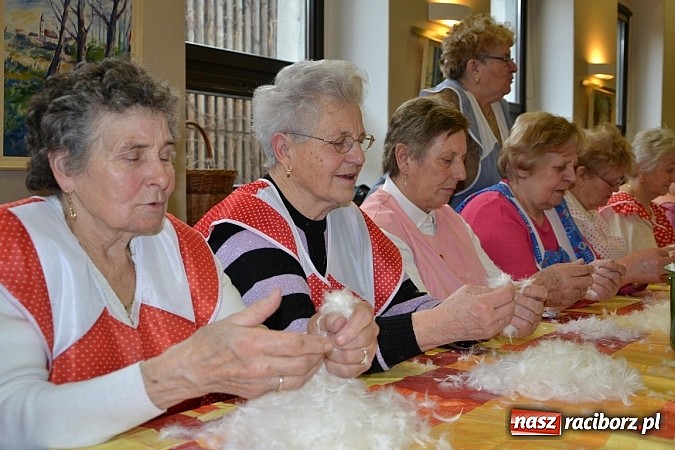 Zdjęcie w galerii na portalu naszraciborz.pl: Co tam, sąsiadko, we wsi słychać wiadomości z regionu