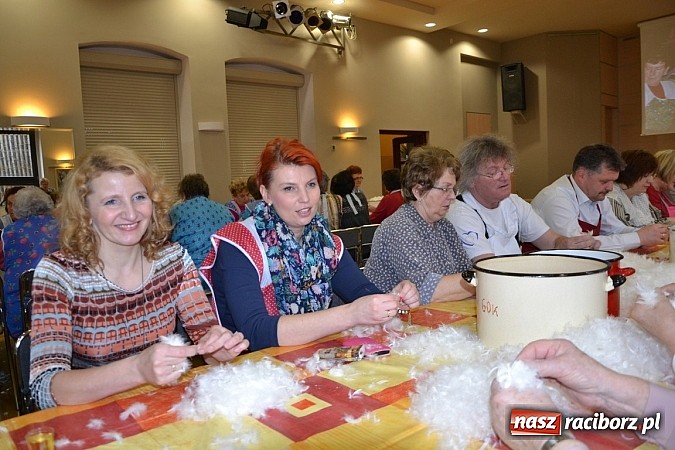 Zdjęcie w galerii na portalu naszraciborz.pl: Co tam, sąsiadko, we wsi słychać wiadomości z regionu