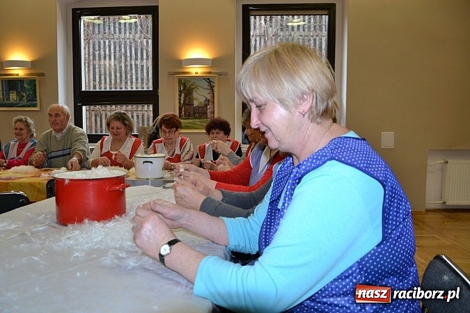 Zdjęcie w galerii na portalu naszraciborz.pl: Co tam, sąsiadko, we wsi słychać wiadomości z regionu