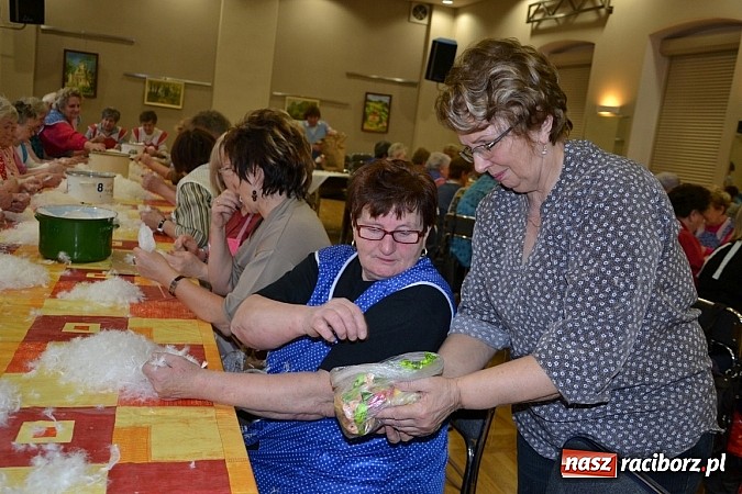 Zdjęcie w galerii na portalu naszraciborz.pl: Co tam, sąsiadko, we wsi słychać wiadomości z regionu