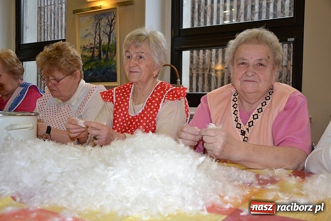 Zdjęcie w galerii na portalu naszraciborz.pl: Co tam, sąsiadko, we wsi słychać wiadomości z regionu