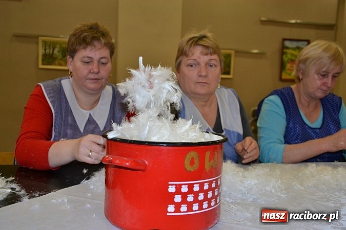 Zdjęcie w galerii na portalu naszraciborz.pl: Co tam, sąsiadko, we wsi słychać wiadomości z regionu